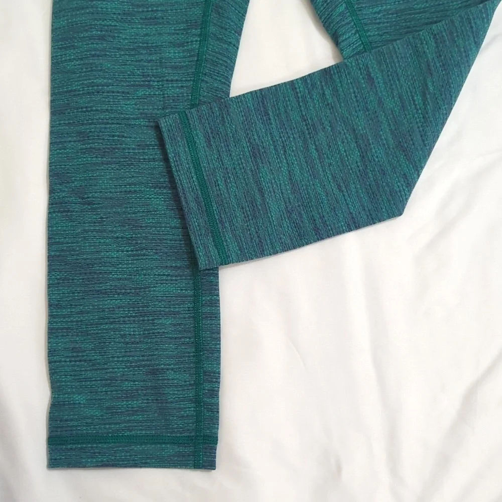 Lululemon Wunder Under Crop, Color Diamond Jacquard Teal Size 4